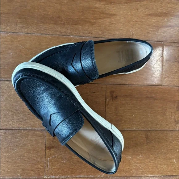 Frye Women’s Black Leather Slip-On Loafers - Picture 4 of 7